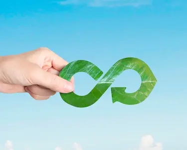 使用可降解塑料制品的同時，應同步推廣循環使用理念，減少環境污染