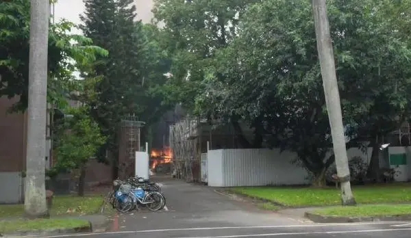 臺灣大學化工系實驗室爆炸起火，多名學生受傷，現場畫面